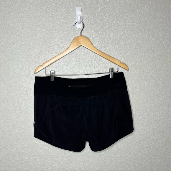 Lululemon Run Times Short 4-Way Stretch 4” Inseam Women's Size 6 Black with Hole - Picture 3 of 8